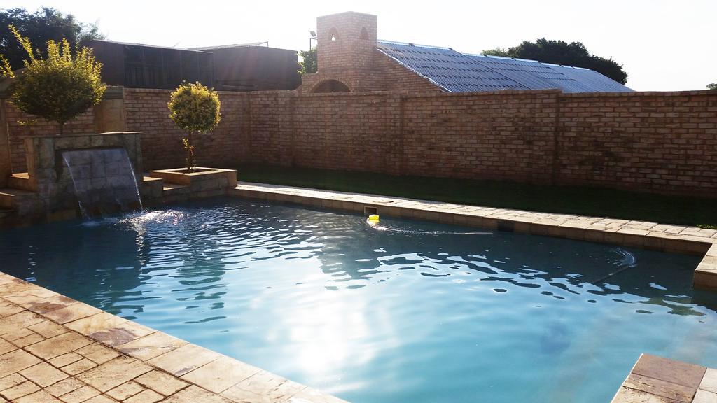 Crystal Rose Lodge & Spa Krugersdorp Esterno foto
