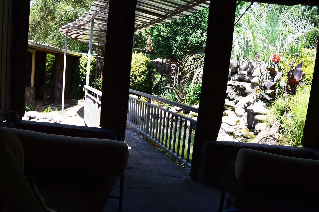Crystal Rose Lodge & Spa Krugersdorp Esterno foto
