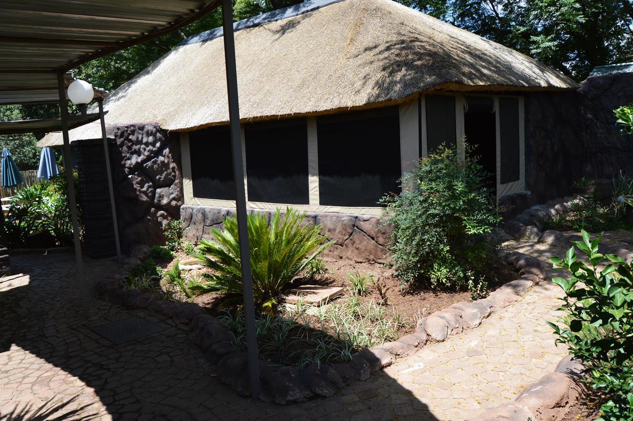 Crystal Rose Lodge & Spa Krugersdorp Esterno foto
