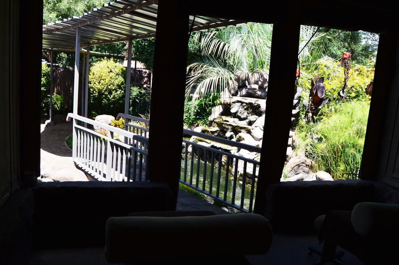 Crystal Rose Lodge & Spa Krugersdorp Esterno foto