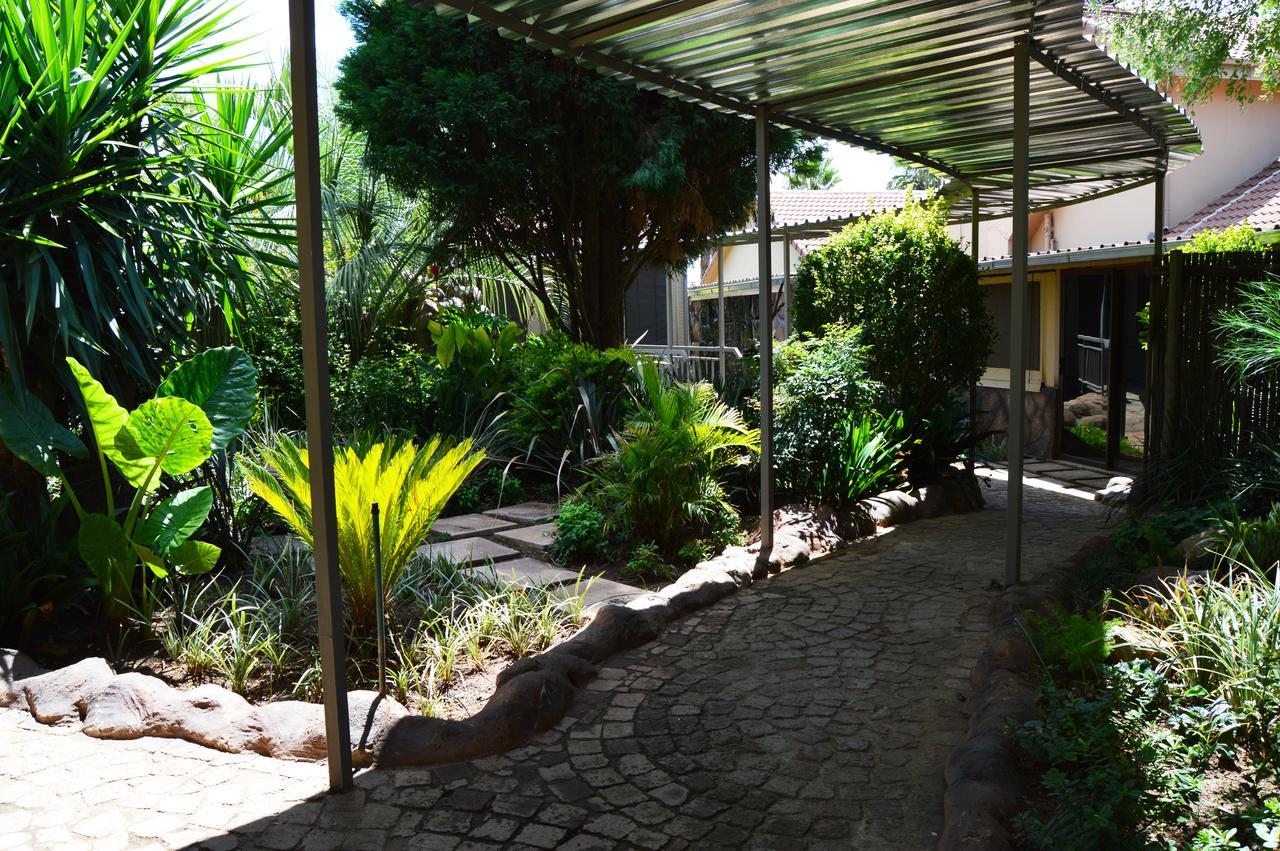 Crystal Rose Lodge & Spa Krugersdorp Esterno foto