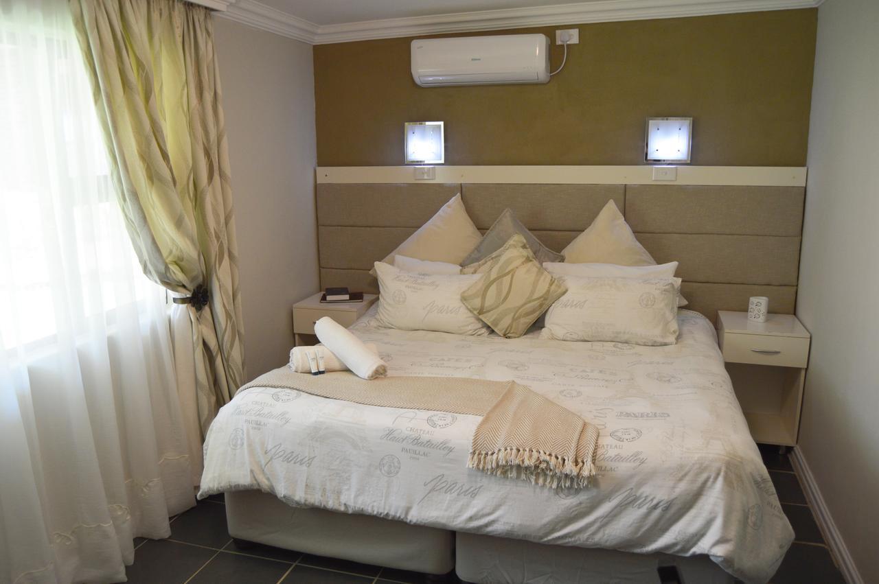 Crystal Rose Lodge & Spa Krugersdorp Esterno foto