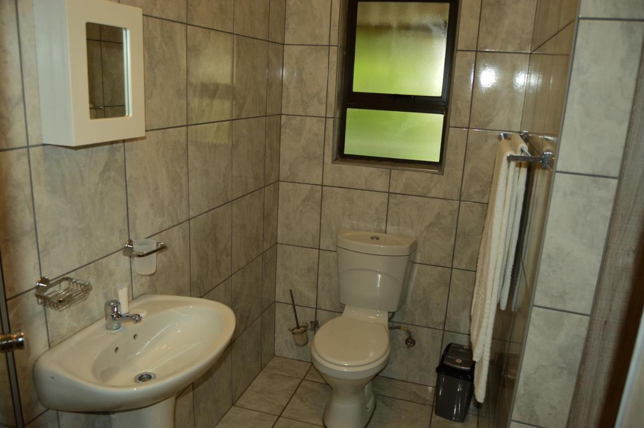 Crystal Rose Lodge & Spa Krugersdorp Esterno foto