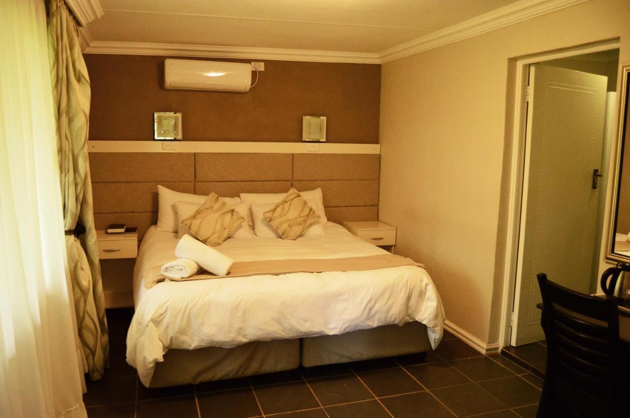 Crystal Rose Lodge & Spa Krugersdorp Esterno foto