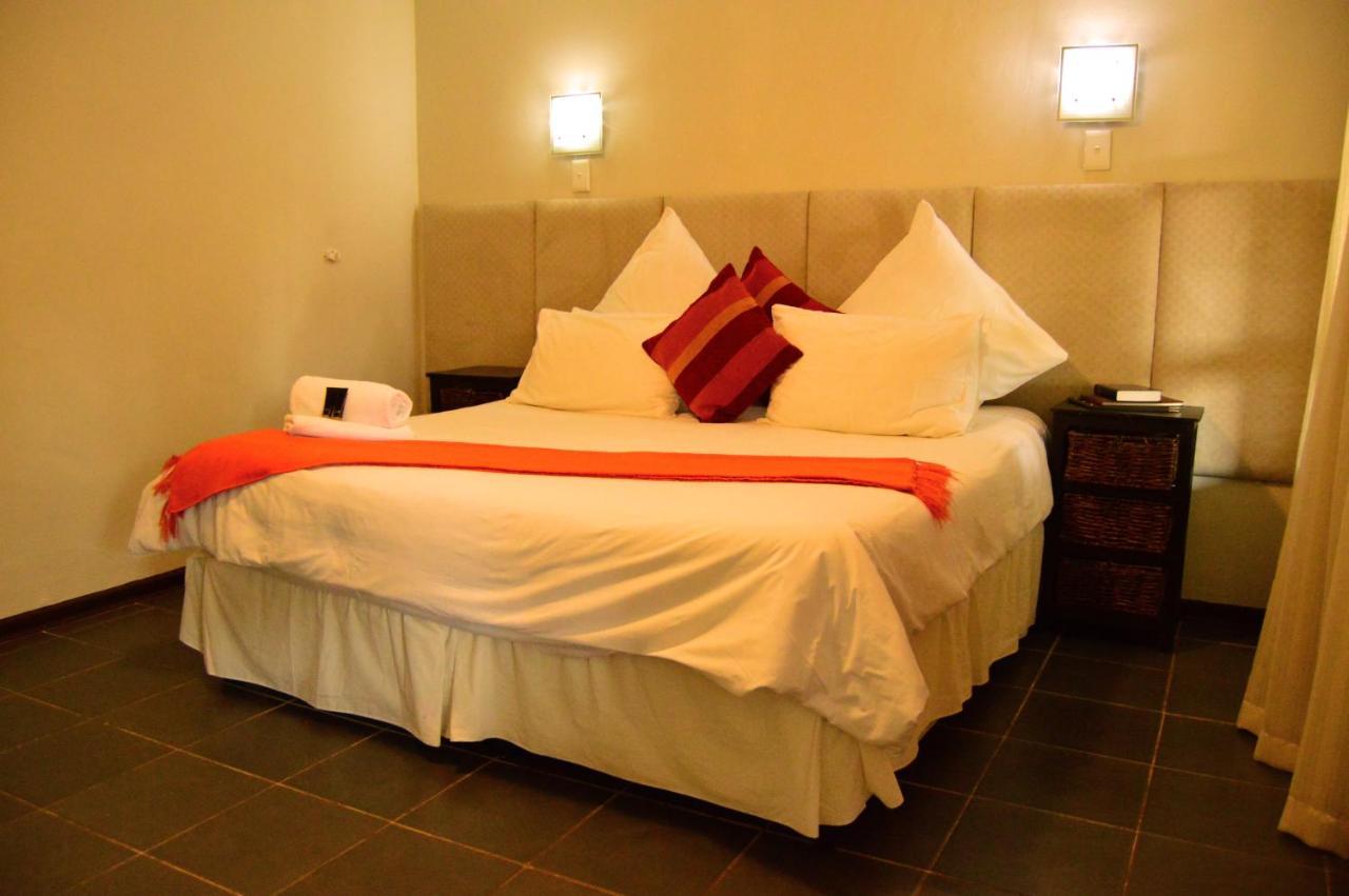 Crystal Rose Lodge & Spa Krugersdorp Esterno foto