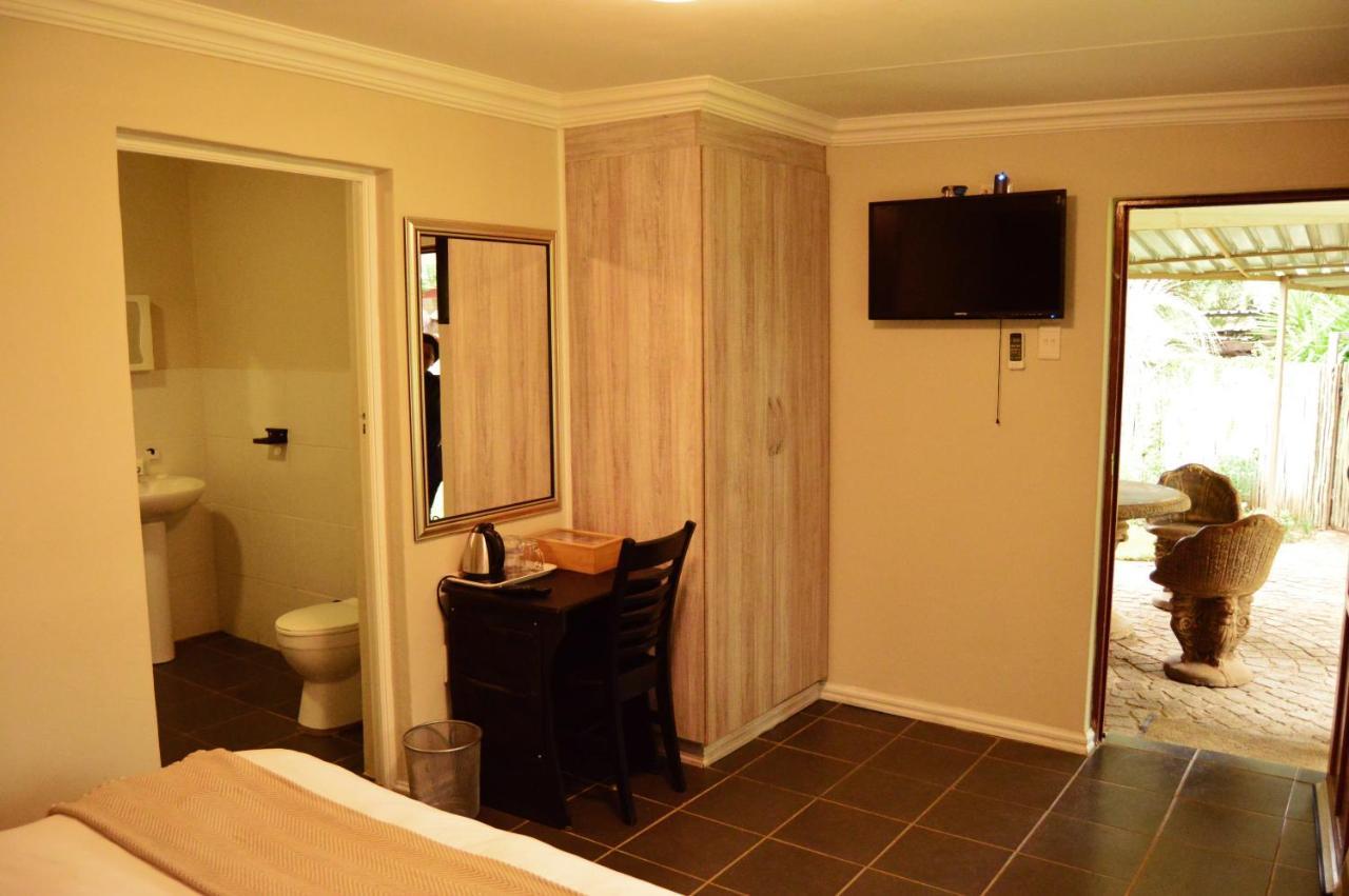 Crystal Rose Lodge & Spa Krugersdorp Esterno foto
