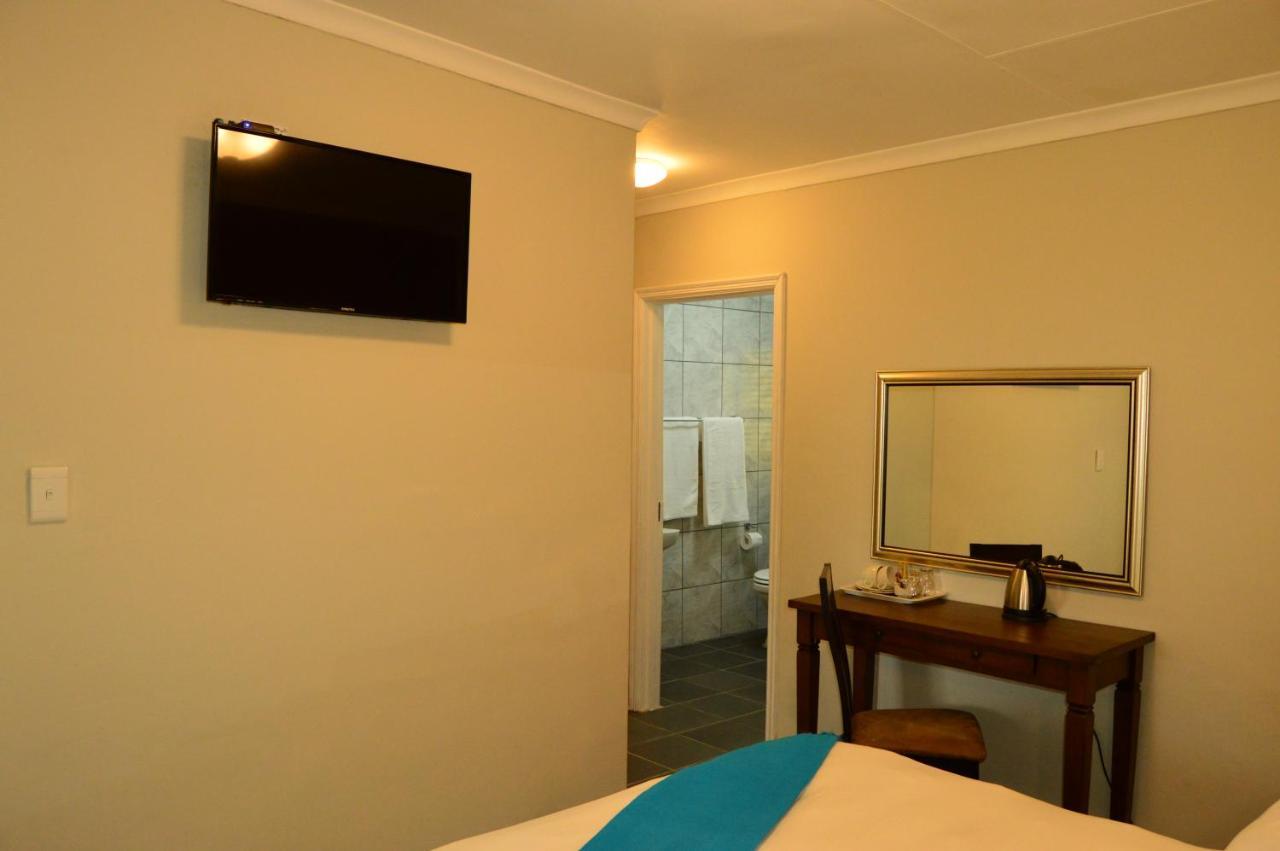 Crystal Rose Lodge & Spa Krugersdorp Esterno foto
