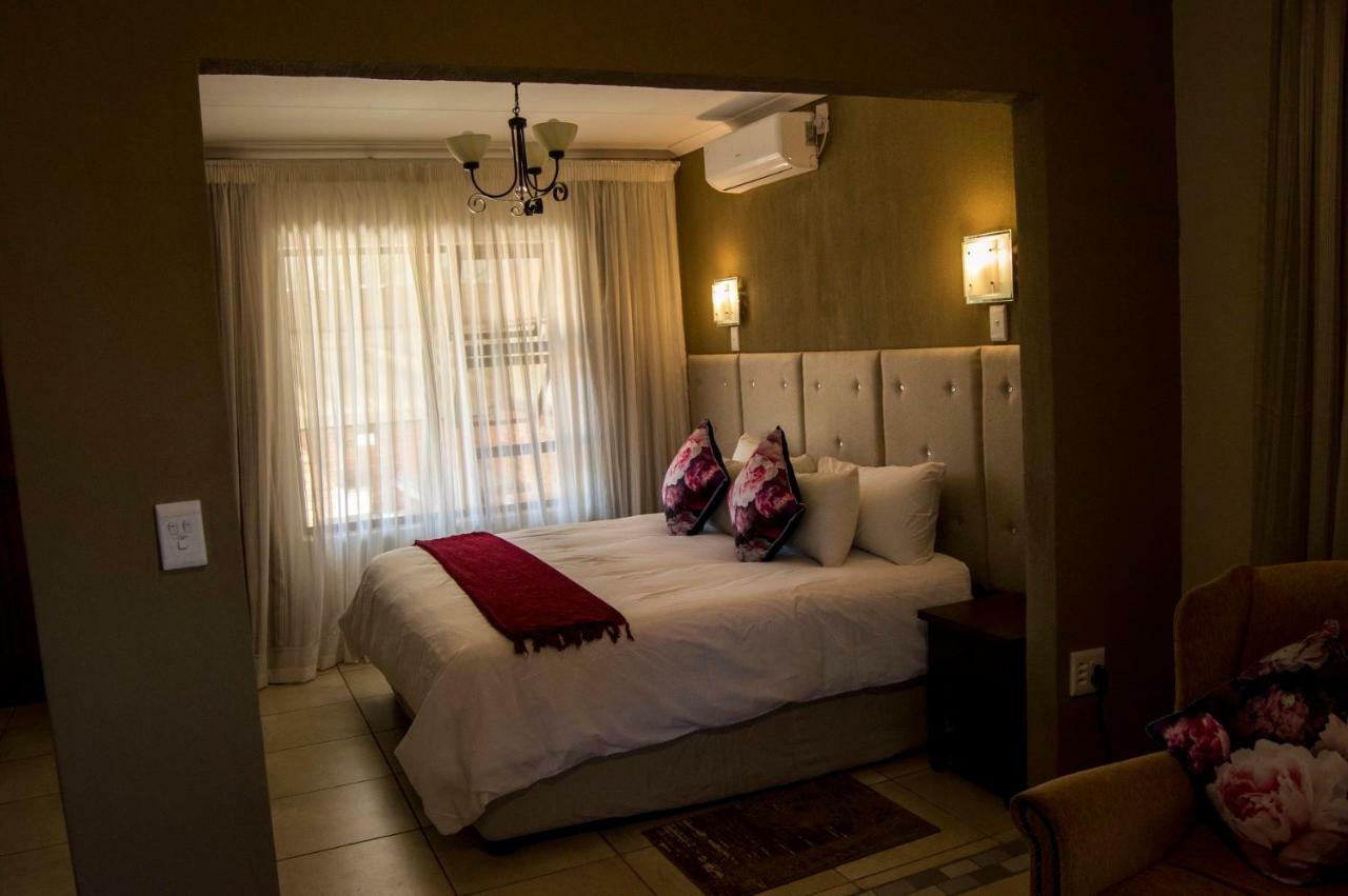 Crystal Rose Lodge & Spa Krugersdorp Esterno foto