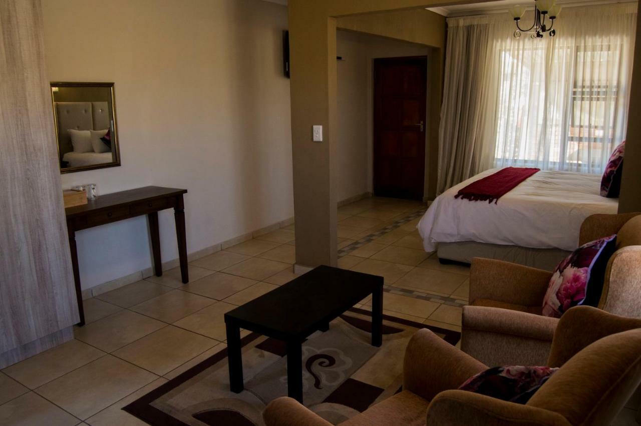 Crystal Rose Lodge & Spa Krugersdorp Esterno foto