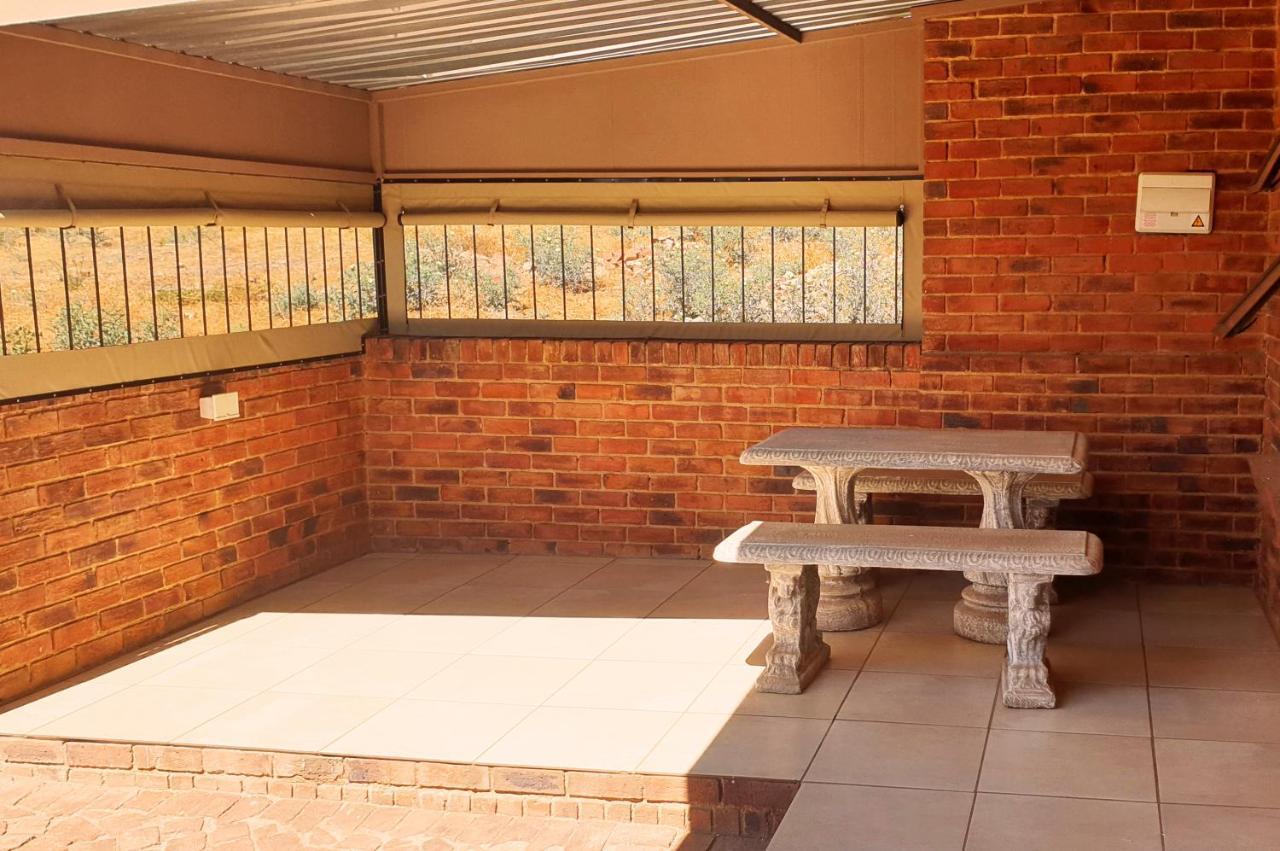 Crystal Rose Lodge & Spa Krugersdorp Esterno foto