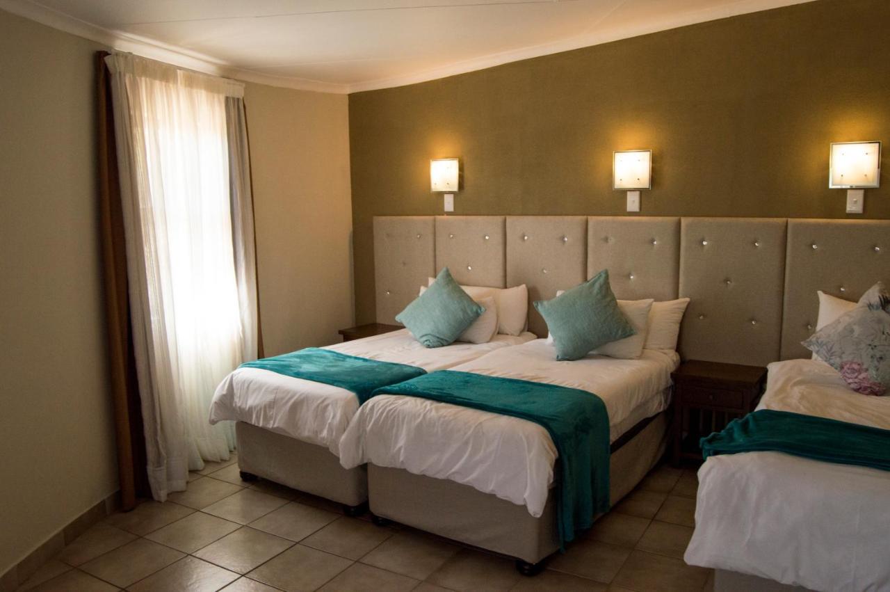 Crystal Rose Lodge & Spa Krugersdorp Esterno foto